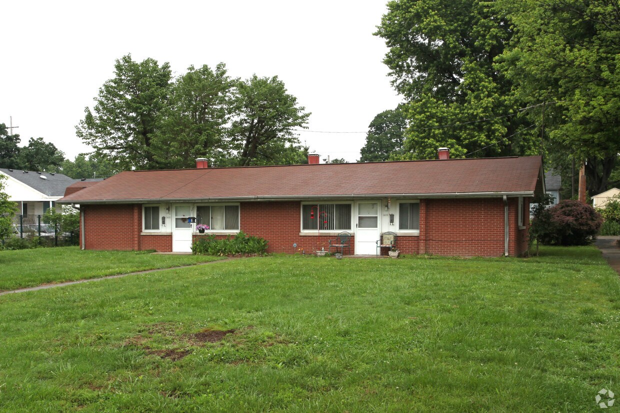 Building Photo - Greentree village