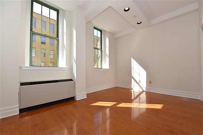 Foto del edificio - 4502 Ditmars Blvd