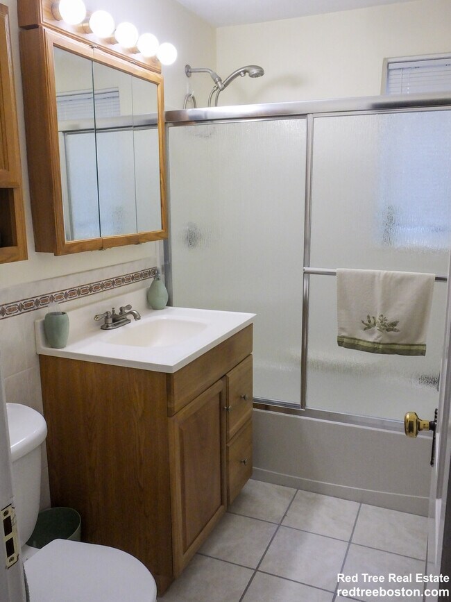 70 Gardner Rd Unit 1, Brookline, MA 02445 Condo for Rent in Brookline