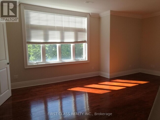 Building Photo - 58 Paisley Blvd E