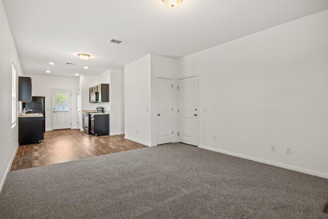 Foto del edificio - 960 Bunton Reserve Blvd