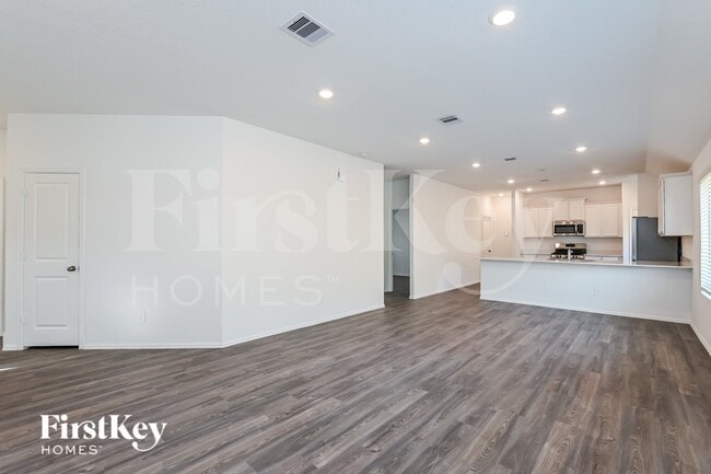 Building Photo - 18442 Summit Ranch Dr