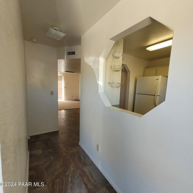 Foto del edificio - 9615 E Lakeshore Dr