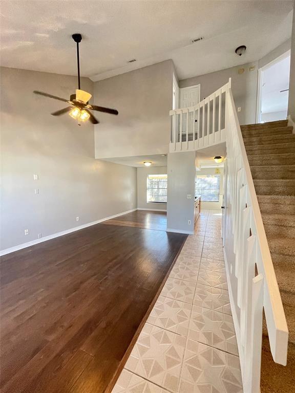 Foto del edificio - 1234 Crossfield Dr