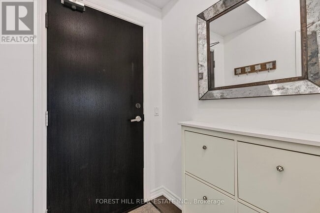 Building Photo - 23-623 Glebe Rd W