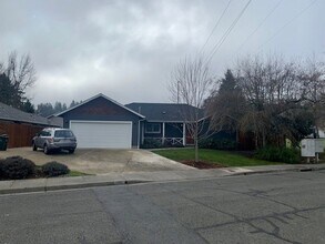 Building Photo - 971-973 Idle Ct