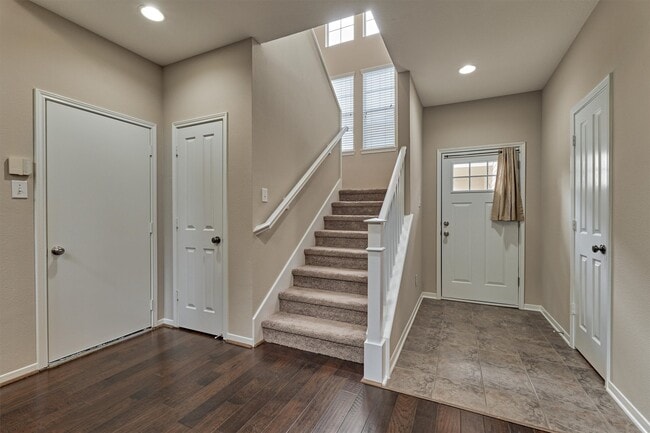 Building Photo - 83 Woodlily Pl