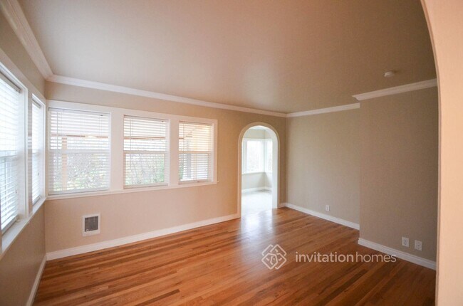 Building Photo - 7701 8th Ave SW