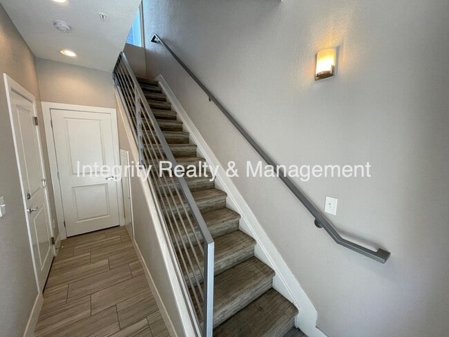 Building Photo - 2815 W 25th Ave