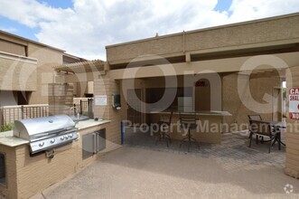 Building Photo - 7950 E Starlight Way