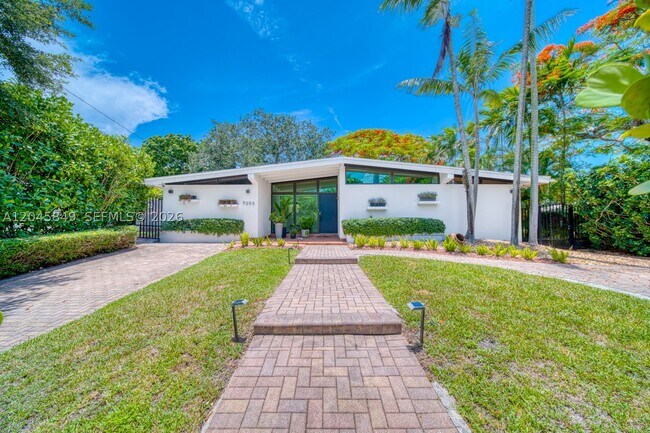 Foto del edificio - 7055 SW 84th Ave