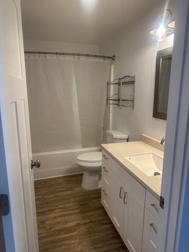 baño - 100 Maple St