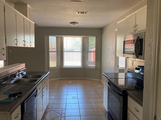 Building Photo - 4507 Lonesome Dove Dr