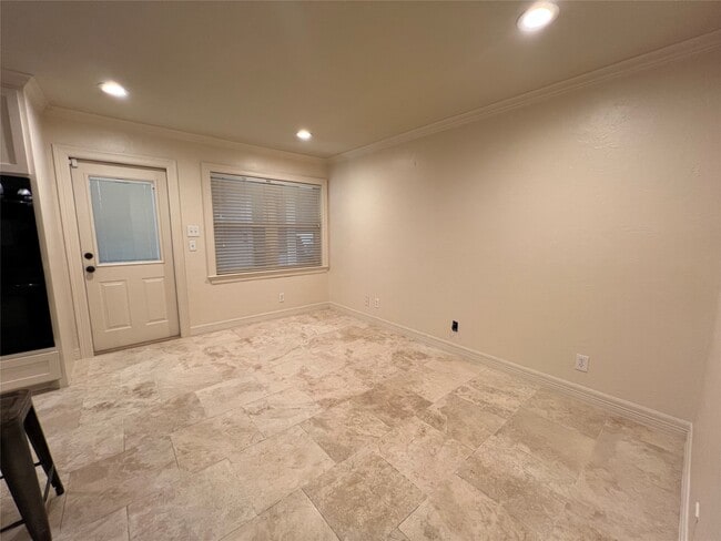 Building Photo - 1014 Roxella St