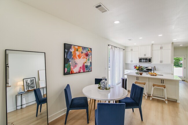Building Photo - Henderson Townhomes
