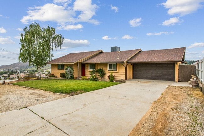 Building Photo - 3/2 Single Story Yucaipa Rental Oasis