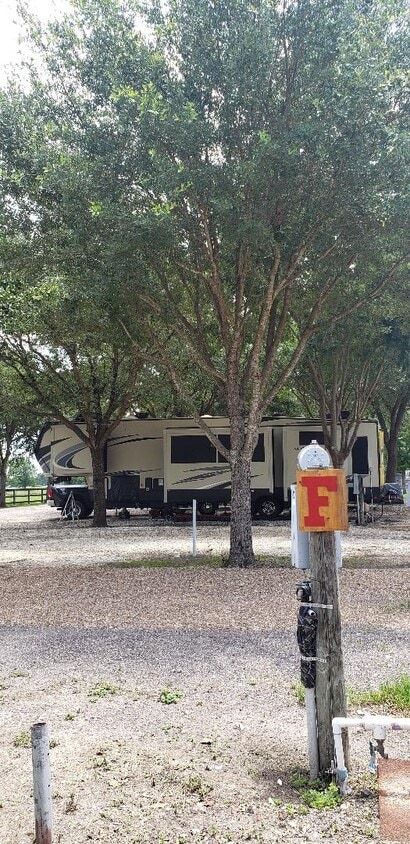 Building Photo - Slot F