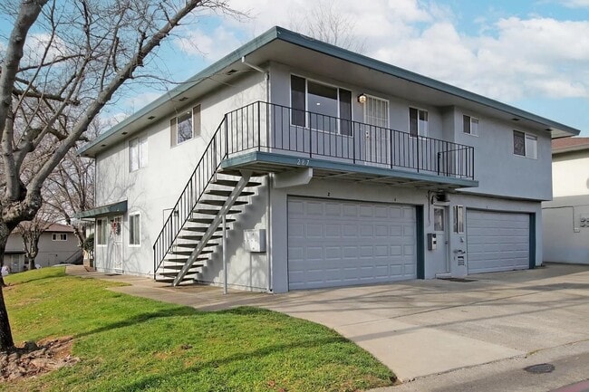 Building Photo - 287 Sharp Cir