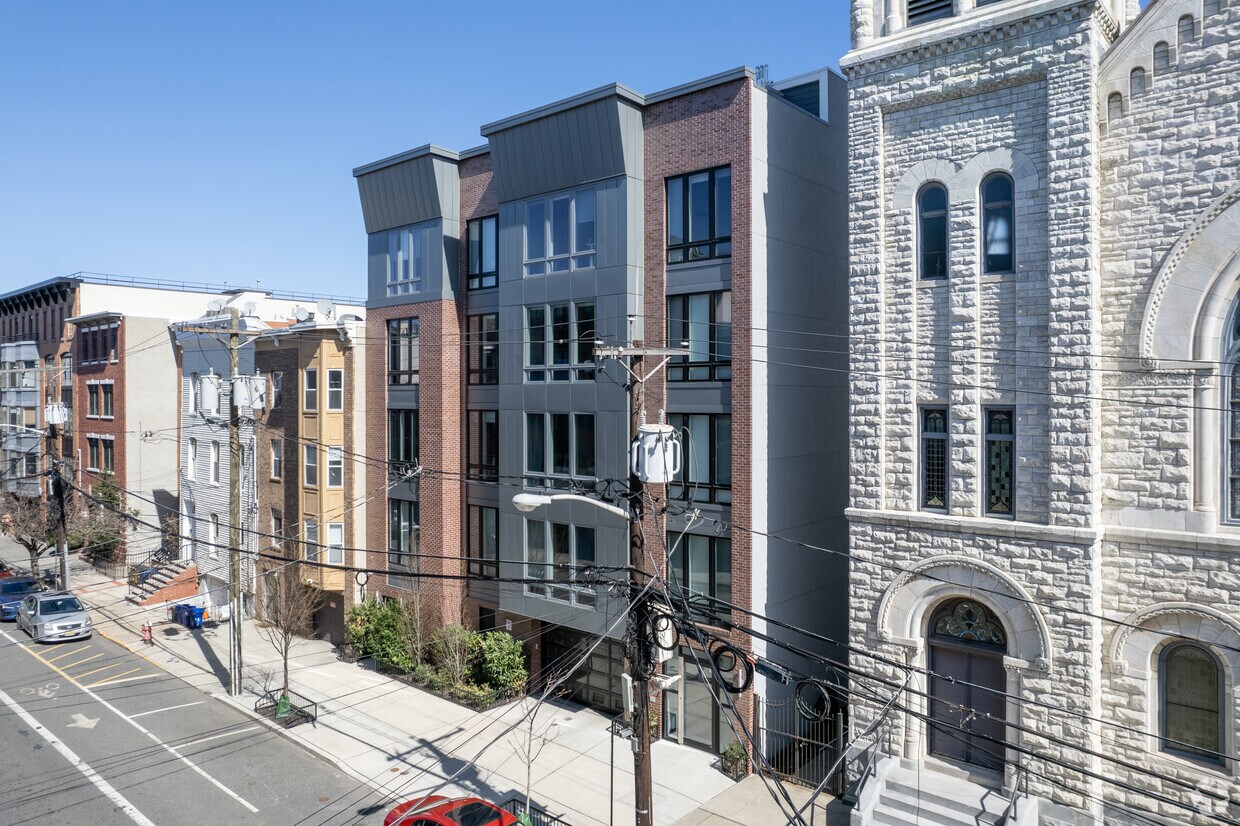 Foto principal - 71-73 Monroe St