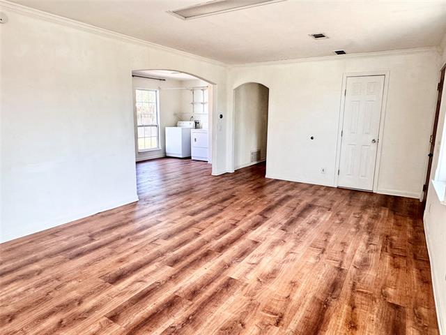 Building Photo - 520 Iris Dr