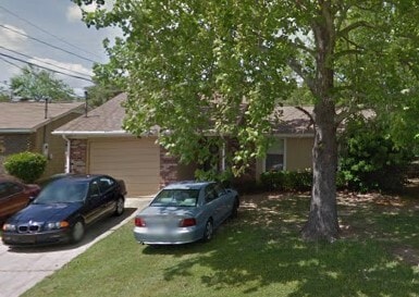 Primary Photo - 207 Hidden Glen Way