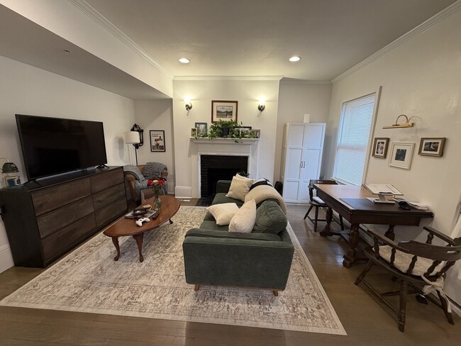 Photo - 1404 Beacon St Apartment