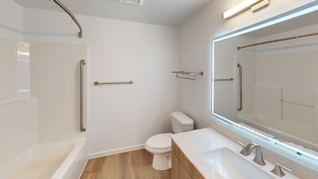 Interior Photo - Island Square