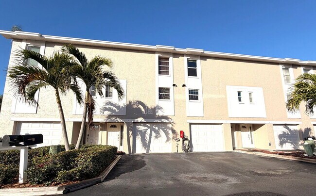 Foto del edificio - 255 Capri Cir N