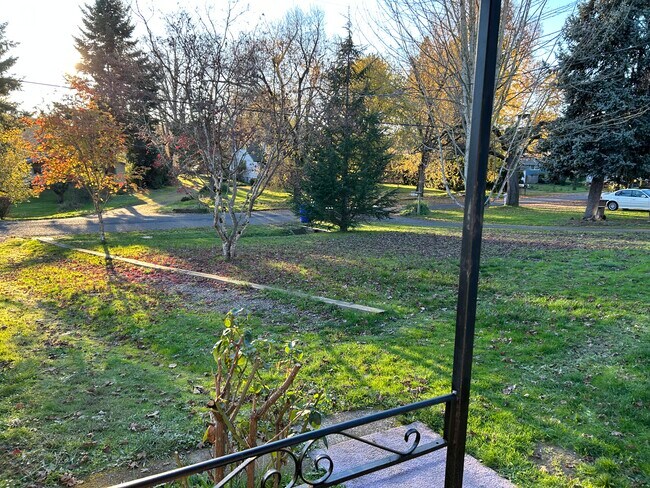 Front yard - 17710 SE Cook St