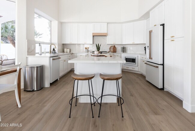 Foto del edificio - 5501 E Hartford Ave