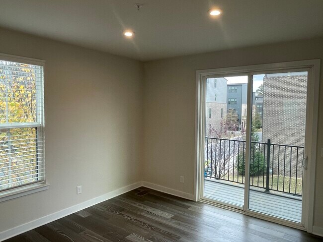 Building Photo - 422 W Tremont Ave