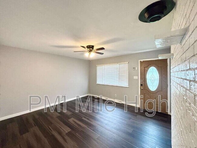 Building Photo - 127 17th Ave