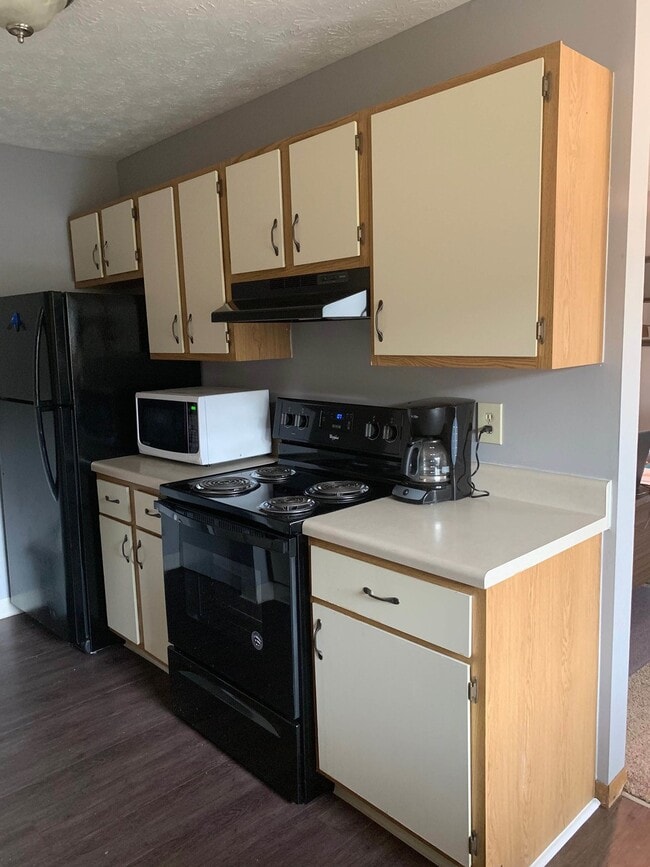 Building Photo - Timbercreek Apts
