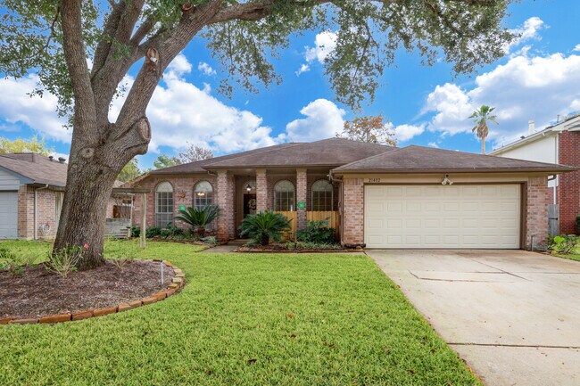 Building Photo - 21402 Meadowhill Dr