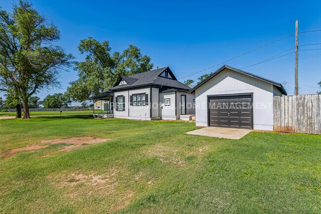 Building Photo - Charming 3 bedroom 1 bath home with Wrap Around Porch! Rent or Rent to Own Option Available!