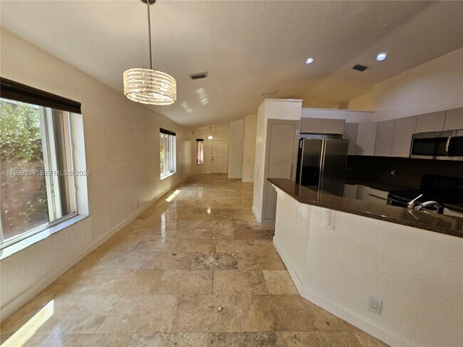 Foto del edificio - 4279 Greenbriar Ln
