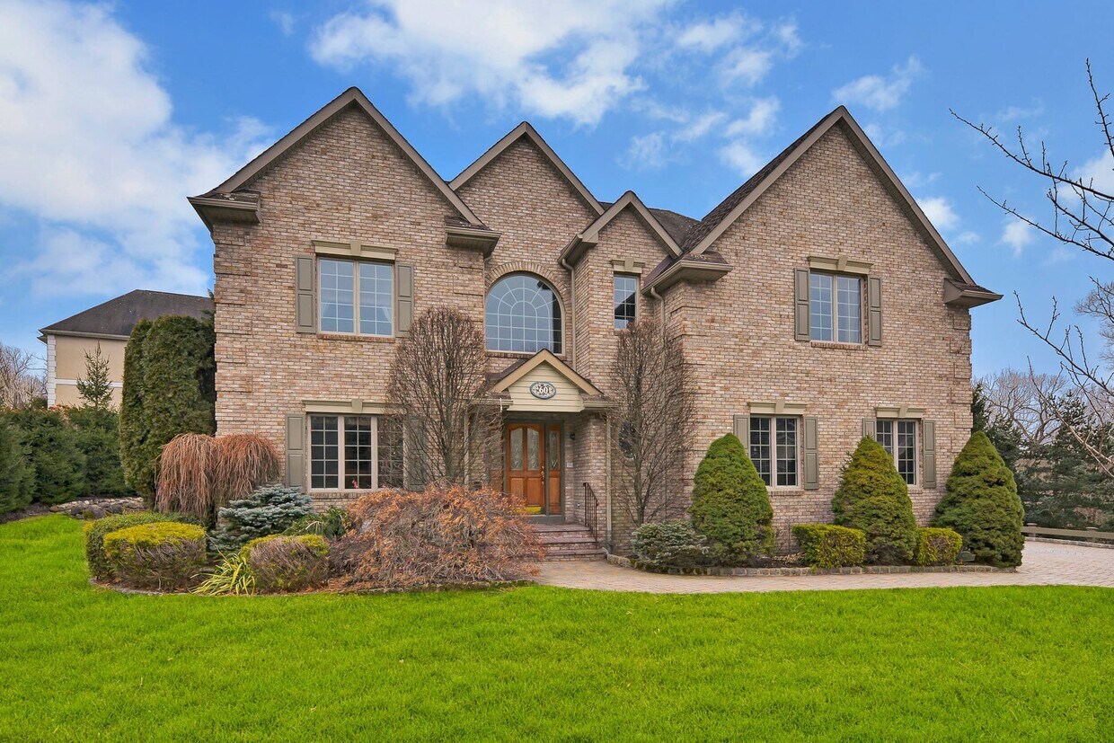 Foto principal - 60 Village Dr