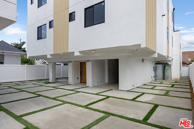 Foto del edificio - 3207 W 18th St