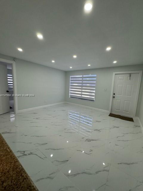 Foto del edificio - 10023 Winding Lake Rd