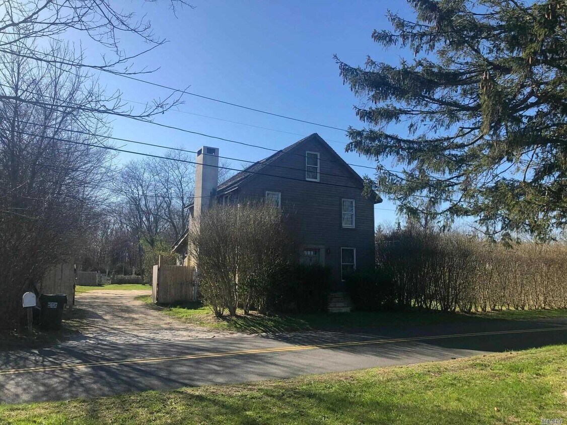 Primary Photo - 33 Henry Rd
