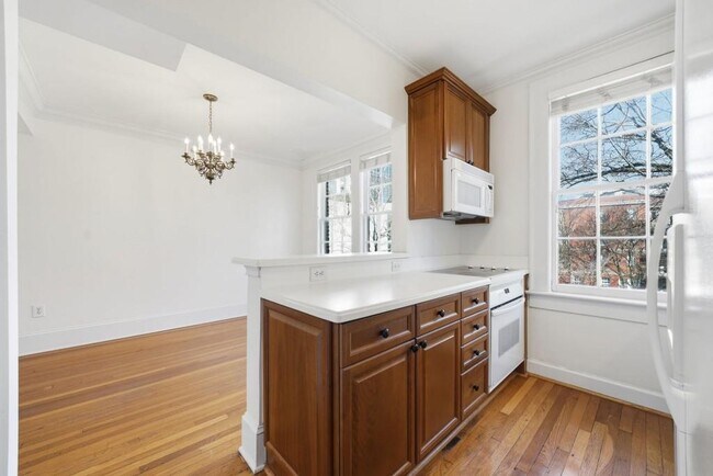 Foto del edificio - 2814 Peachtree Rd NW