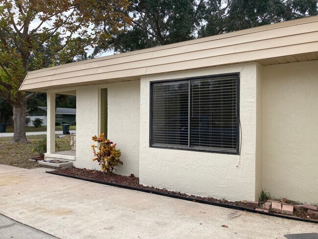 Building Photo - 2278 Richter St