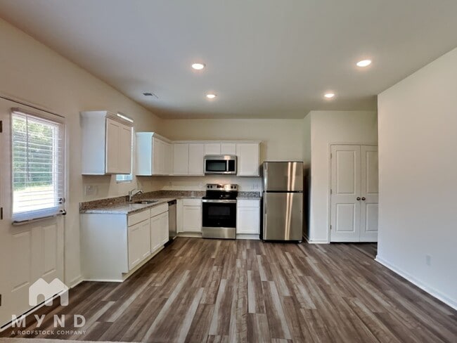 Building Photo - 388 Glover Pk Mem Dr