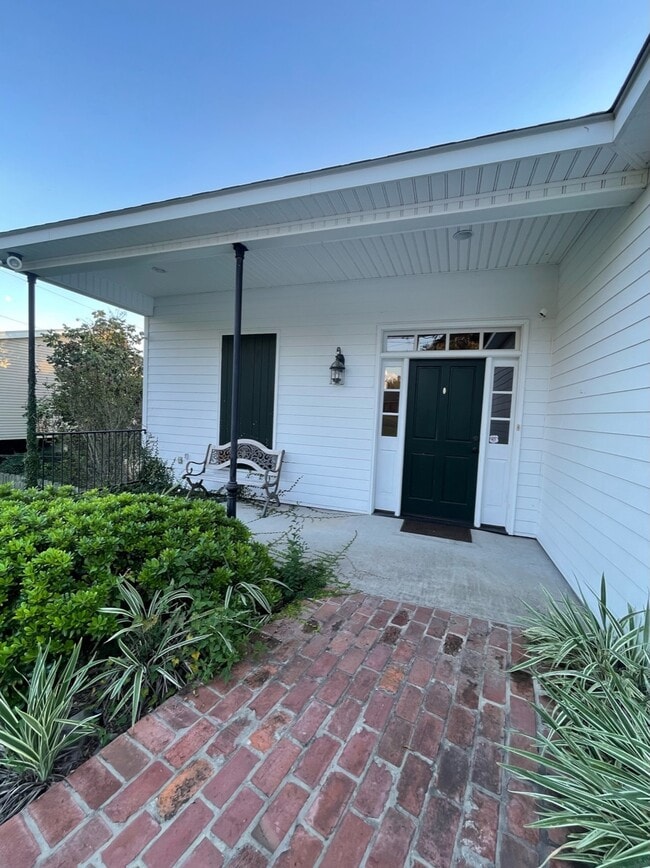 Building Photo - 1200 E Main St