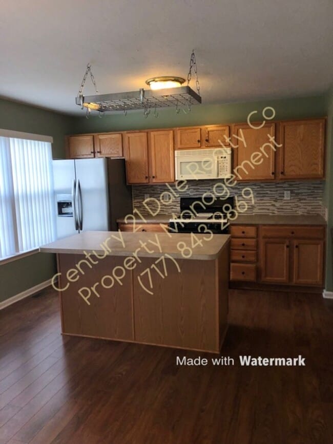 Building Photo - Beautiful 3 Bedroom Home in North Eastern ...