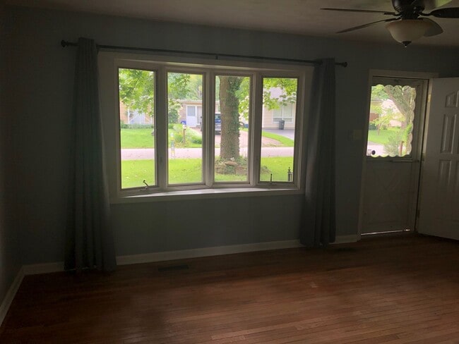 Building Photo - 3 bedroom home in Carbondale