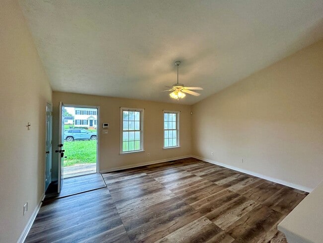Building Photo - Shurm Heights - Ranch - 3 bedrooms, 2 baths