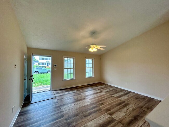 Foto del edificio - Shurm Heights - Ranch - 3 bedrooms, 2 baths