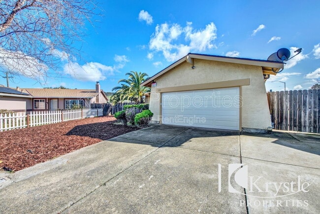 Foto del edificio - 121 Radcliffe Dr