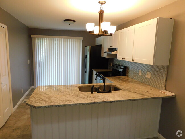 Kitchen - 1378 Merritt Cir